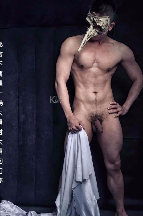 BE-A-MODEL-1-創刊號-X-ISSUE-面具男的情慾世界